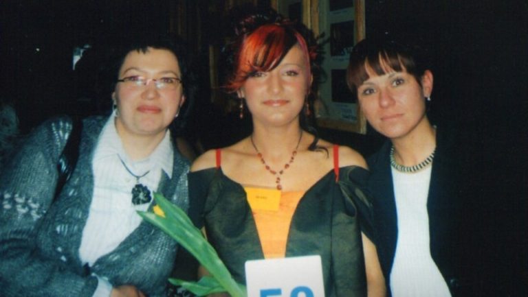 II miejsce na Wojewódzkim Konkursie Fryzjerskim – Tarnów 2007 – zdjęcie 1