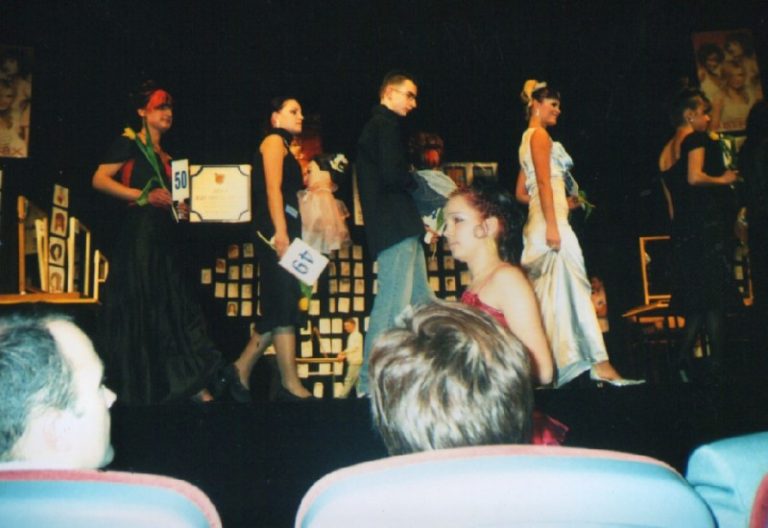 II miejsce na Wojewódzkim Konkursie Fryzjerskim – Tarnów 2007 – zdjęcie 3