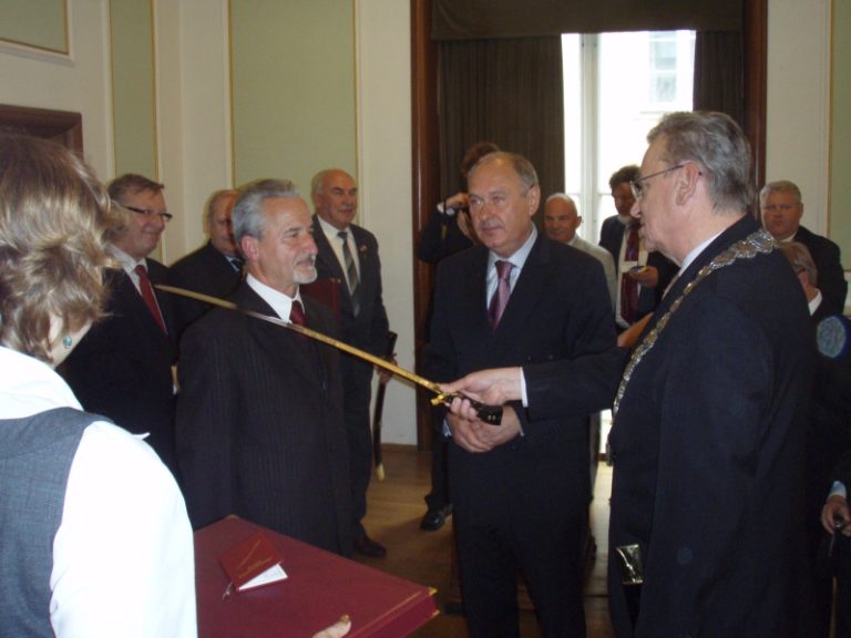 Szabla Kilińskiego dla Honorowego Starszego Cechu - VI Kongres Rzemiosła Polskiego – zdjęcie 4