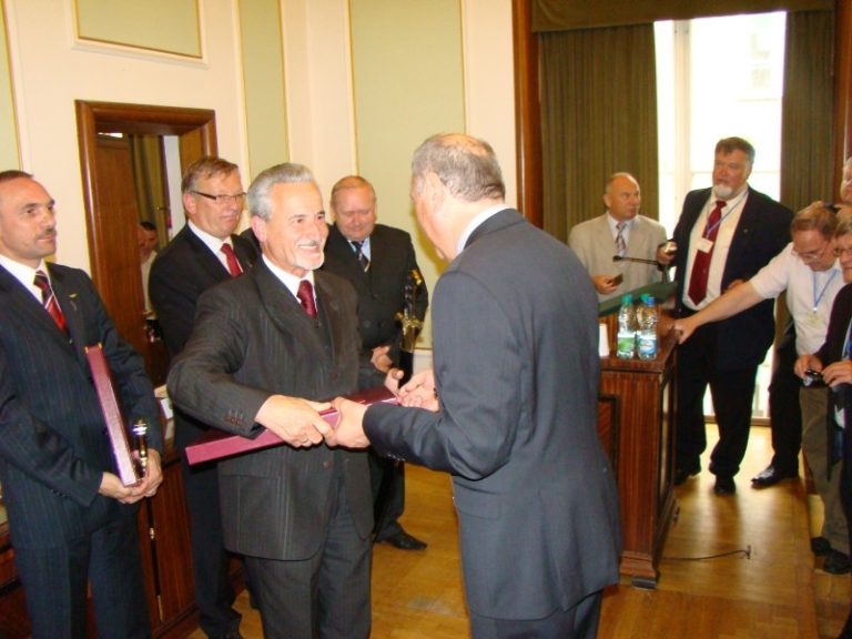 Szabla Kilińskiego dla Honorowego Starszego Cechu - VI Kongres Rzemiosła Polskiego – zdjęcie 5