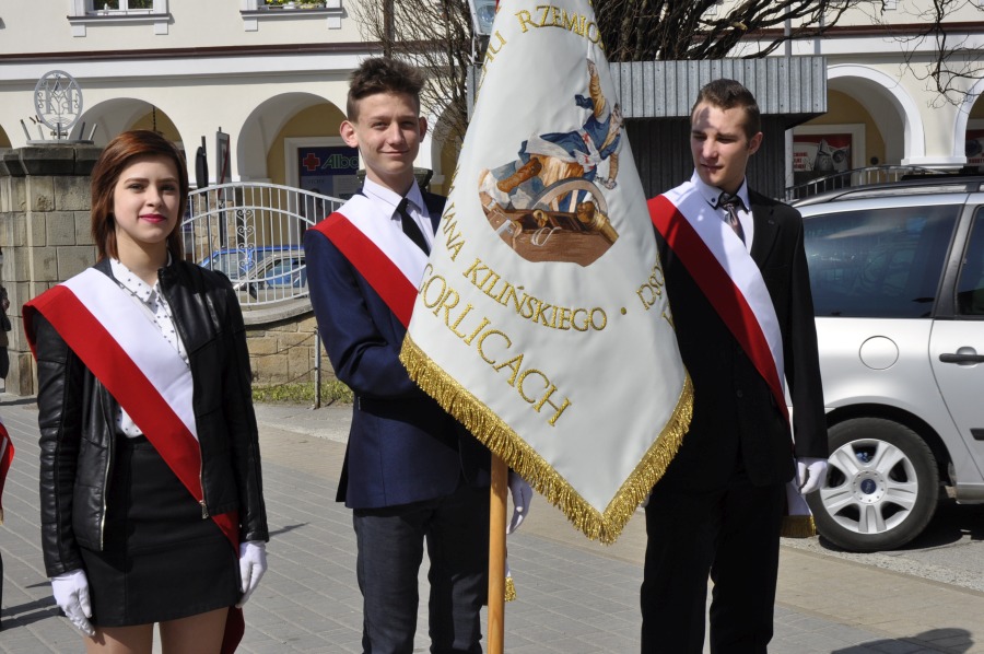 Uroczystość poświęcenia nowego sztandaru