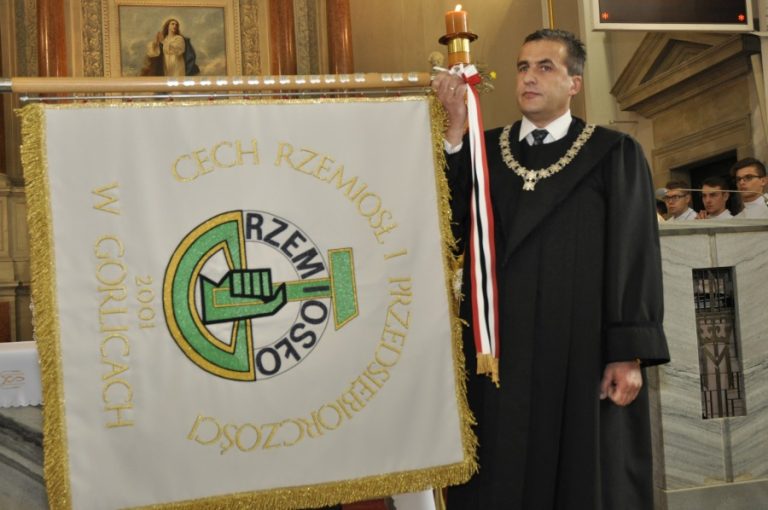 Uroczystość poświęcenia nowego sztandaru – zdjęcie 14