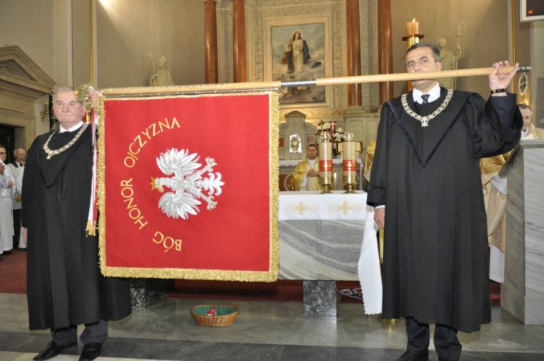 Uroczystość poświęcenia nowego sztandaru – zdjęcie 16