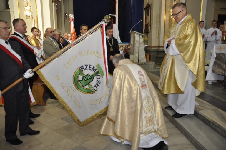 Uroczystość poświęcenia nowego sztandaru – zdjęcie 18