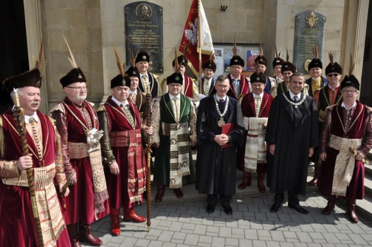 Uroczystość poświęcenia nowego sztandaru – zdjęcie 23