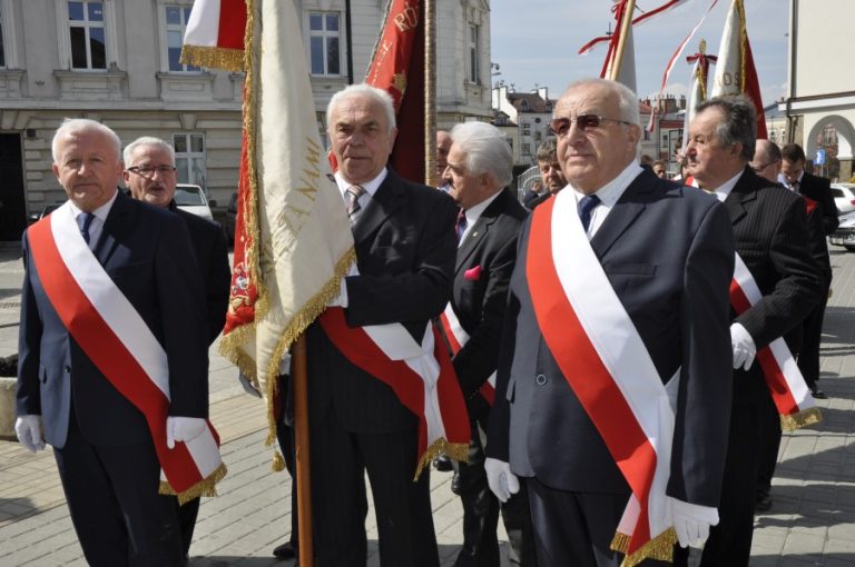 Uroczystość poświęcenia nowego sztandaru – zdjęcie 5