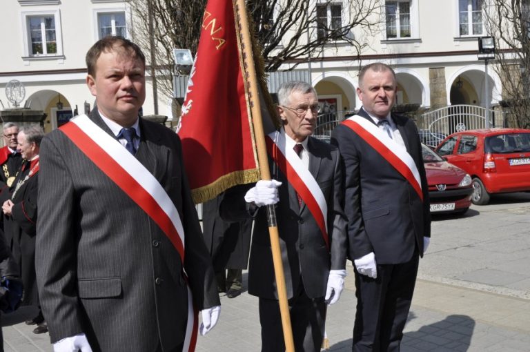 Uroczystość poświęcenia nowego sztandaru – zdjęcie 7