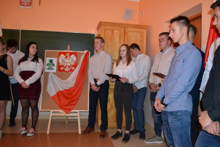 Lekcja historii z okazji Dnia Niepodległości w Branżowej Szkole I Stopnia CRiP w Gorlicach – zdjęcie 10