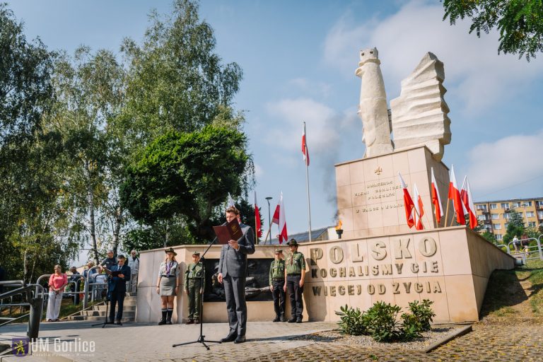 Uroczyste obchody 86 rocznicy II wojny światowej – zdjęcie 2